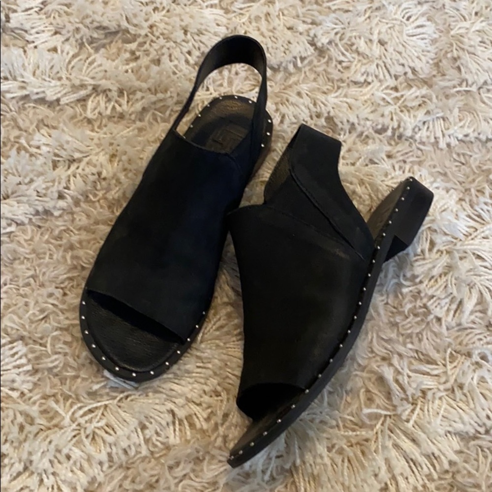 Women’s sandals